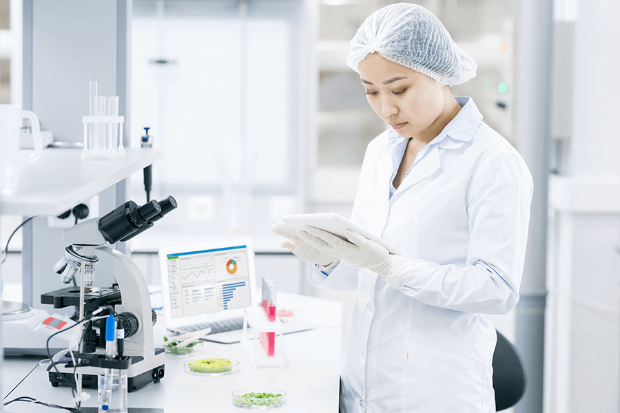 Laboratories_Woman-in-lab-BizzMine